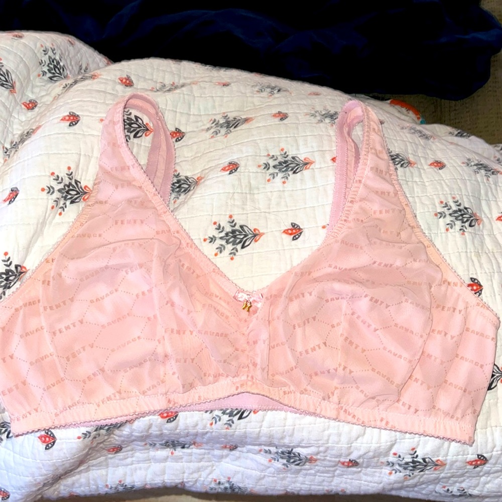 Savage Fenty X Rihanna Pink Bra💋💋💋